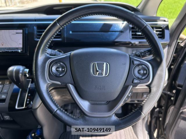 Honda e 2015-09 8225618-7