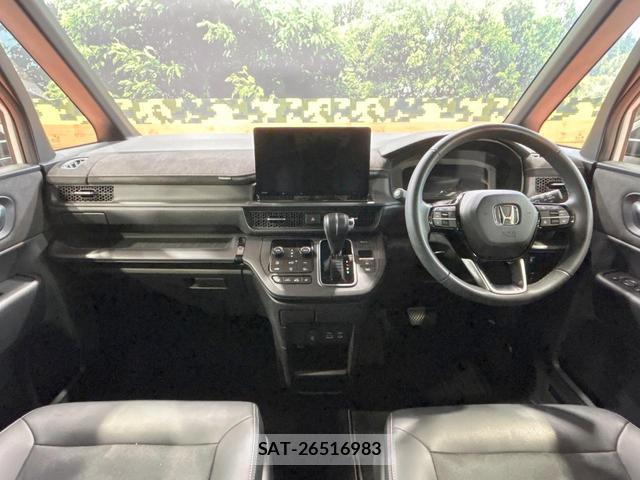Honda e 2025-11 8216785-1