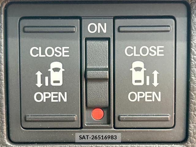 Honda e 2025-11 8216785-5