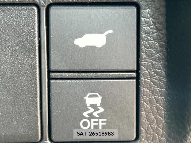 Honda e 2025-11 8216785-6
