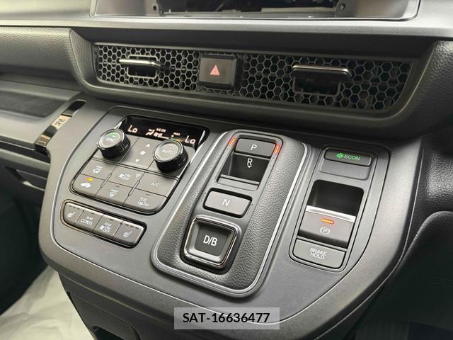 Honda e 2026-06 8216847-3