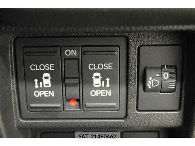 Honda e 2022-07 8216939-5