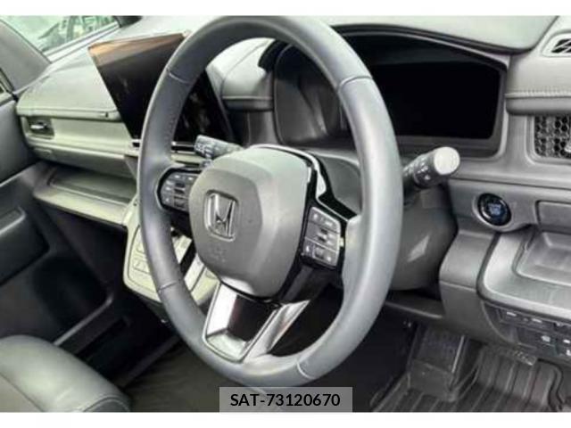 Honda e 2022-08 8217375-2