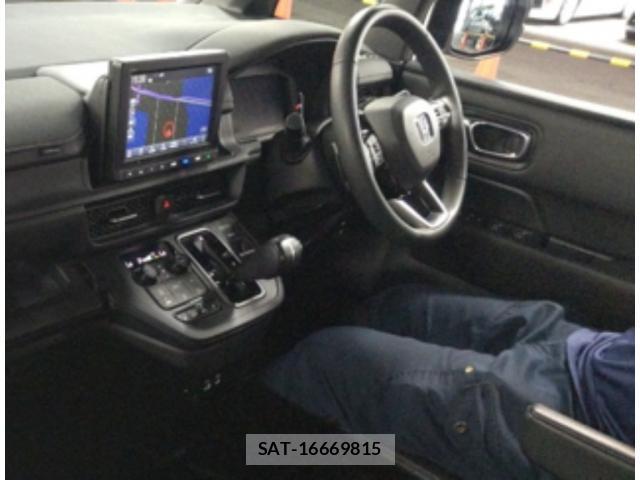 Honda e 2022-08 8217407-2