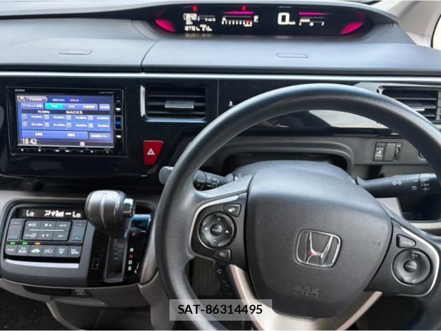 Honda e 2018-09 8217482-2