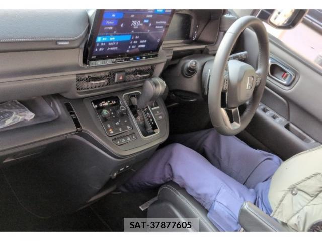 Honda e 2023-08 8217500-2