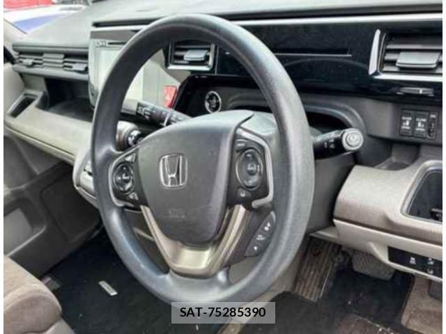 Honda e 2015-07 8217589-2