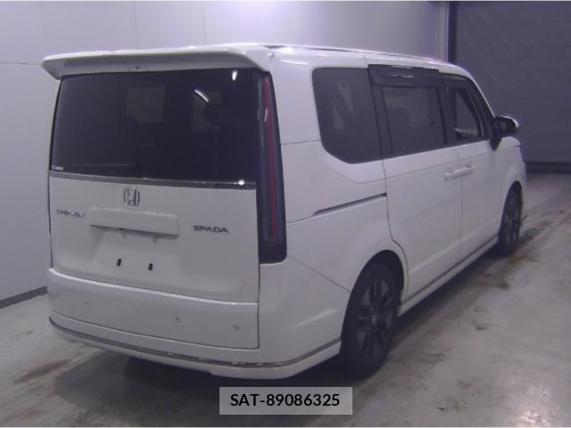 Honda e 2023-03 8218032-1