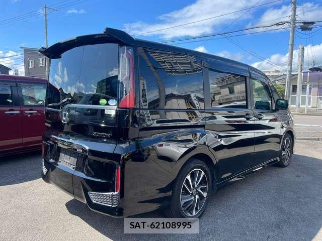 Honda e 2019-12 8218123-1