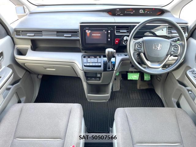 Honda e 2015-08 8219188-1
