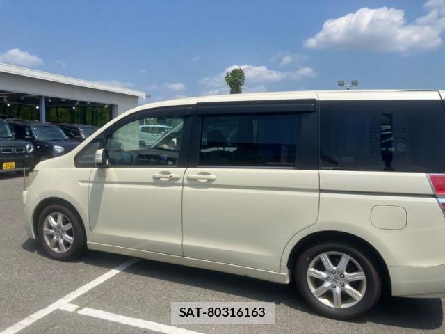 Honda e 2010-02 8219641-10