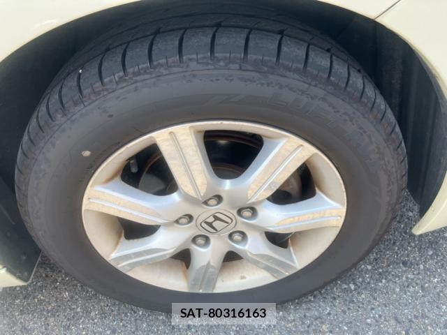 Honda e 2010-02 8219641-13