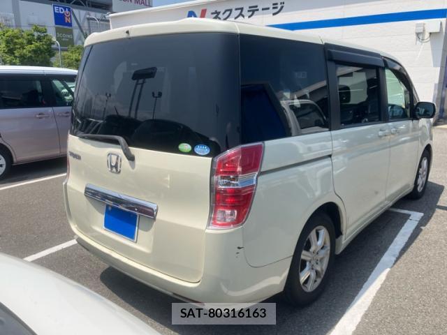 Honda e 2010-02 8219641-8