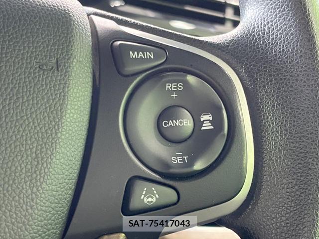 Honda e 2015-09 8220326-5