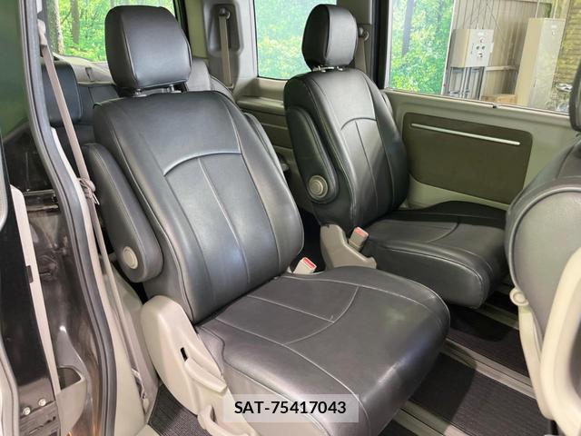 Honda e 2015-09 8220326-8