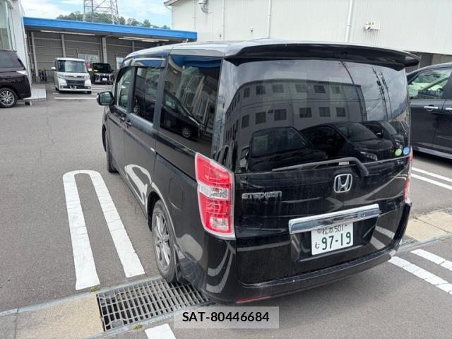 Honda e 2011-08 8221380-1