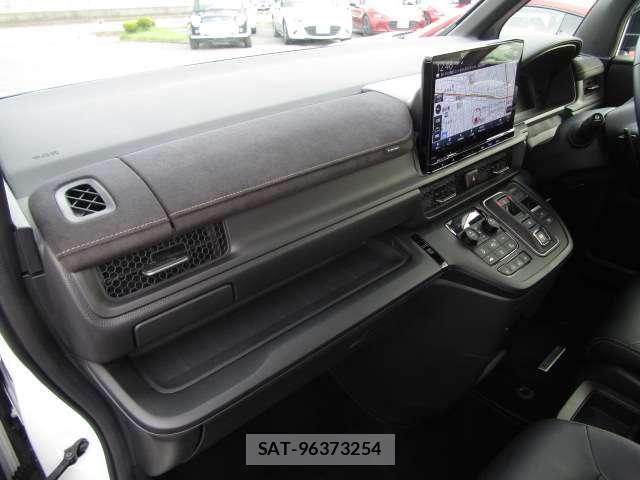 Honda e 2024-01 8222716-7