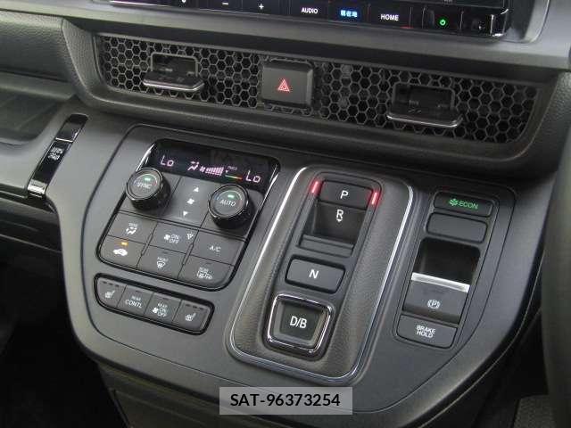 Honda e 2024-01 8222716-9