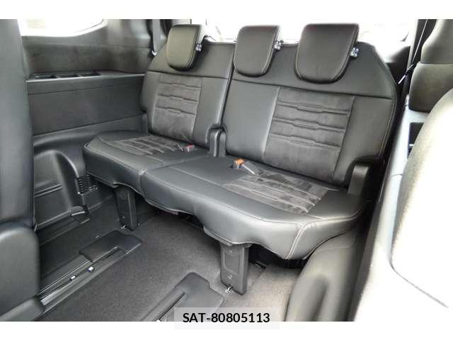 Honda e 2026-07 8223240-11
