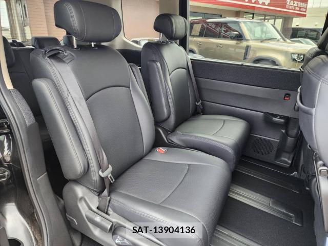 Honda e 2023-07 8223737-13