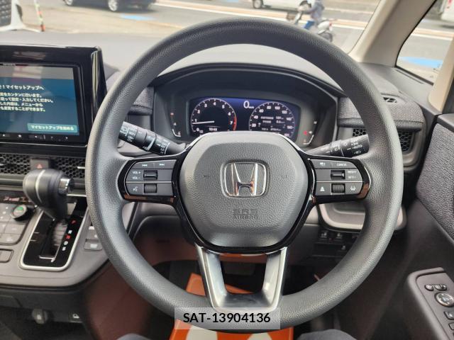 Honda e 2023-07 8223737-17