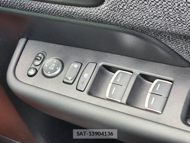 Honda e 2023-07 8223737-18