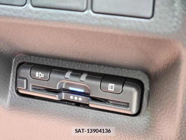 Honda e 2023-07 8223737-19