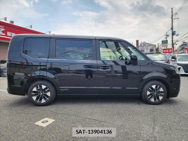 Honda e 2023-07 8223737-9