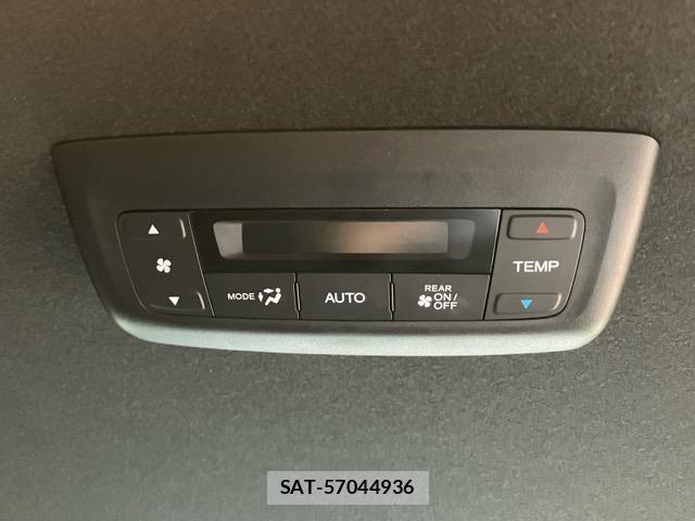 Honda e 2025-04 8224114-19
