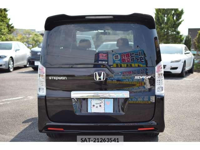 Honda e 2010-04 8224986-8