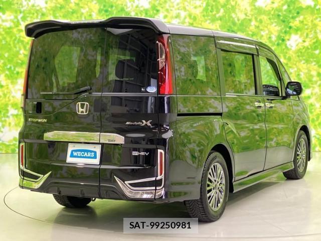 Honda e 2020-12 8225444-2