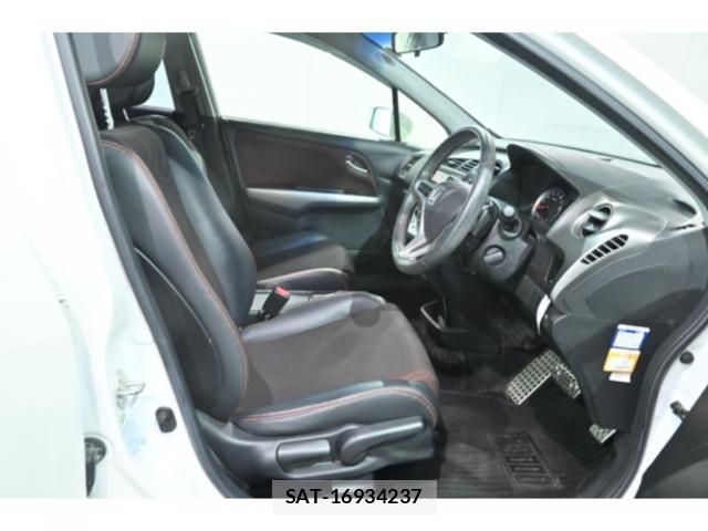 Honda STREAM 2013-10 8216451-6
