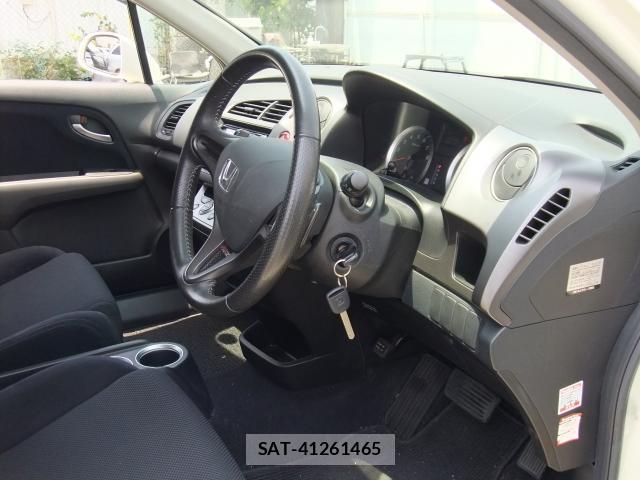 Honda STREAM 2007-07 8218496-1