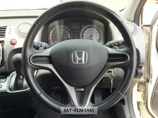 Honda STREAM 2007-07 8218496-2