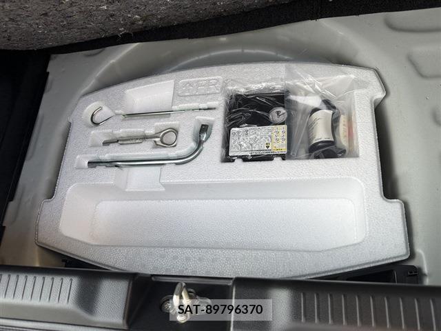 Suzuki SWIFT 2020-03 8216771-11