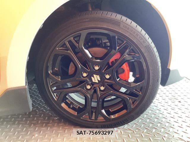 Suzuki SWIFT 2025-05 8218689-19