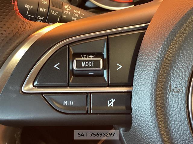 Suzuki SWIFT 2025-05 8218689-6