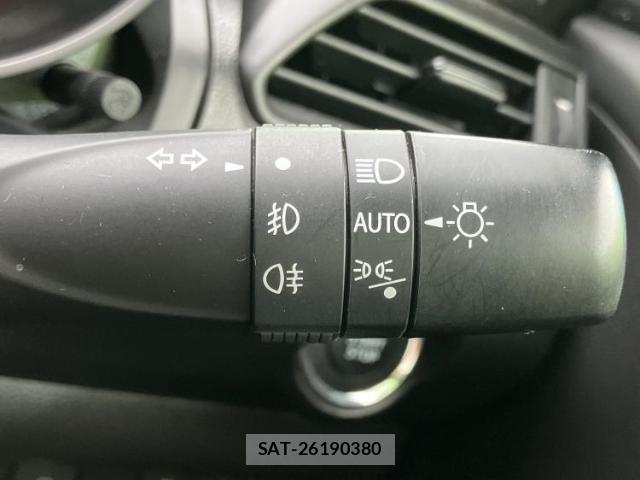 Suzuki SWIFT 2023-06 8220830-16