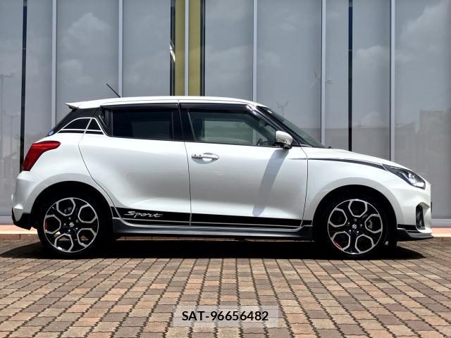 Suzuki SWIFT 2019-07 8222175-1