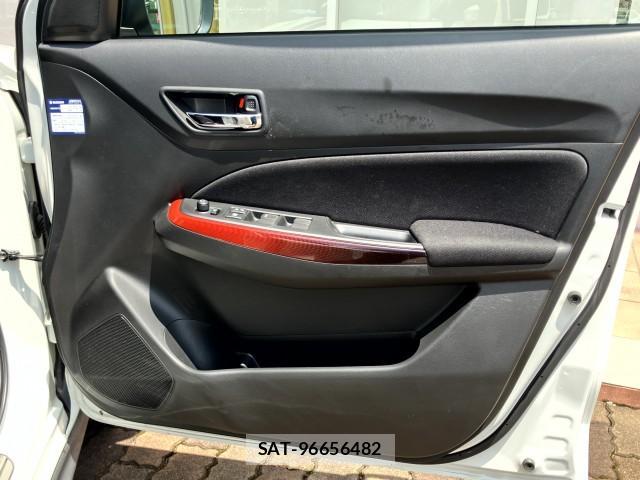 Suzuki SWIFT 2019-07 8222175-16