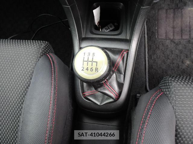 Suzuki SWIFT 2013-03 8222506-15