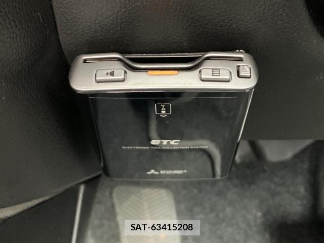 Suzuki SWIFT 2018-12 8217235-17