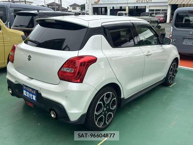 Suzuki SWIFT 2024-05 8218199-11