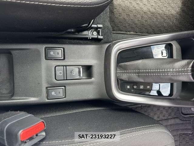 Suzuki SWIFT 2024-04 8218225-12