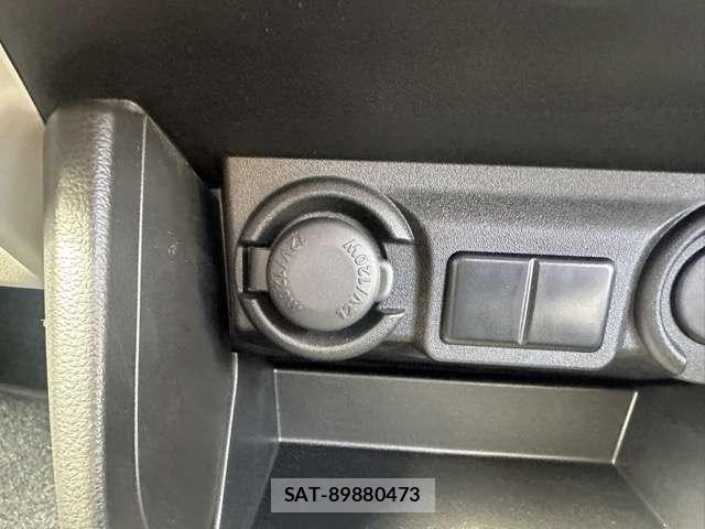 Suzuki SWIFT 2024-08 8218229-11