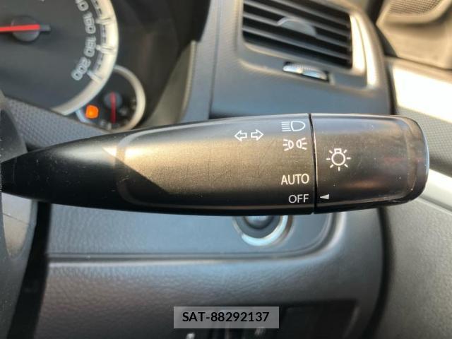 Suzuki SWIFT 2015-11 8221364-15