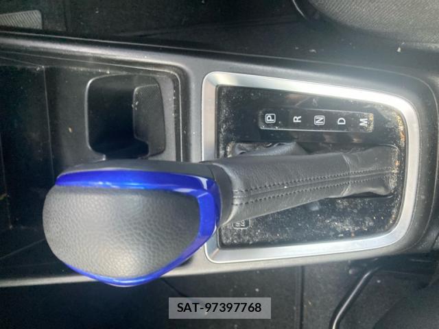 Suzuki SWIFT 2017-11 8223089-11