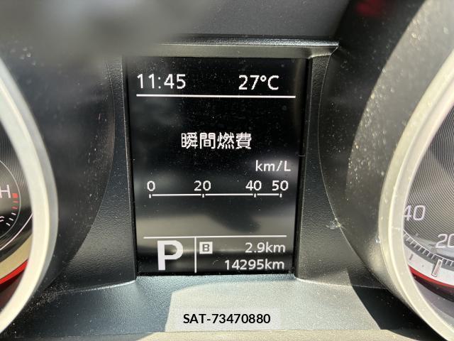 Suzuki SWIFT 2019-11 8225516-17
