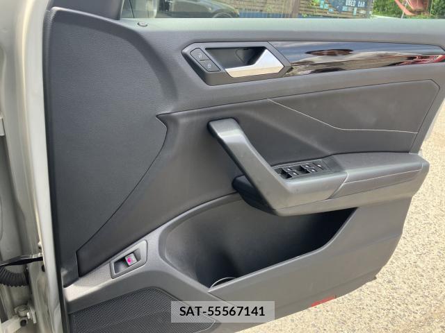 VolksWagen T-ROC 2024-01 8216241-12