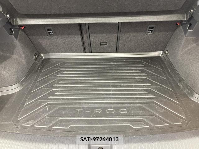 VolksWagen T-ROC 2021-01 8222471-16